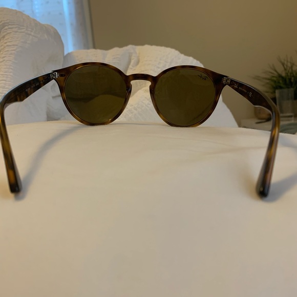 Ray-Ban Sunglasses - Picture 5 of 6